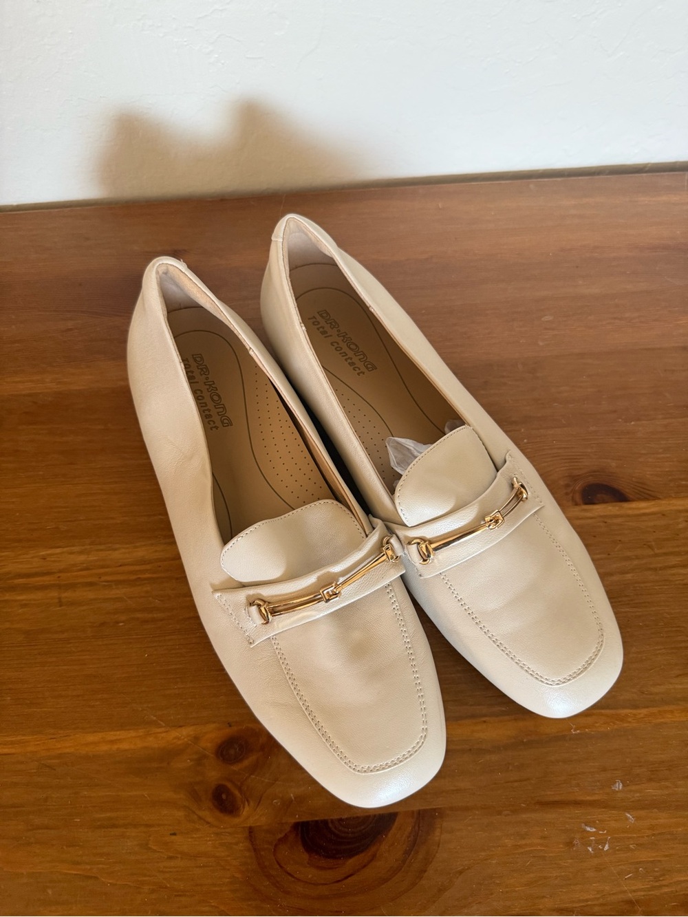 Cream Leather Women’s Loafers with Gold Bit Accent